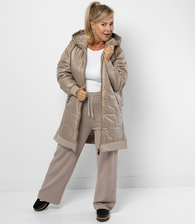 Dlouhá bunda s prošíváním a bočními rozparky ROMA