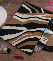 Nákupní taška vzorovaná velká barevná taška přes rameno se zipem