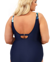 Klasické jednodílné plavky se vzory