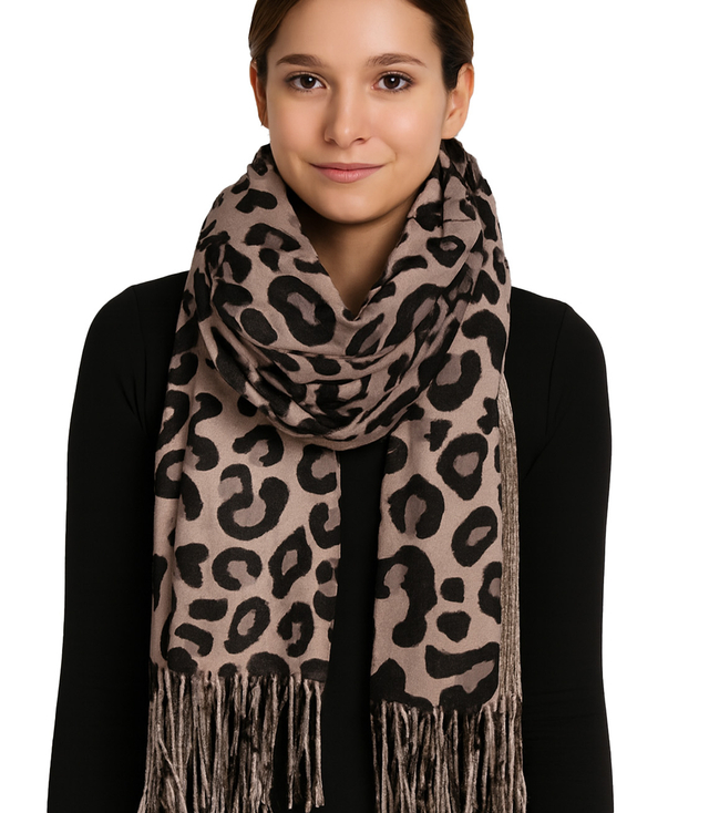 Elegantní šátek se střapci