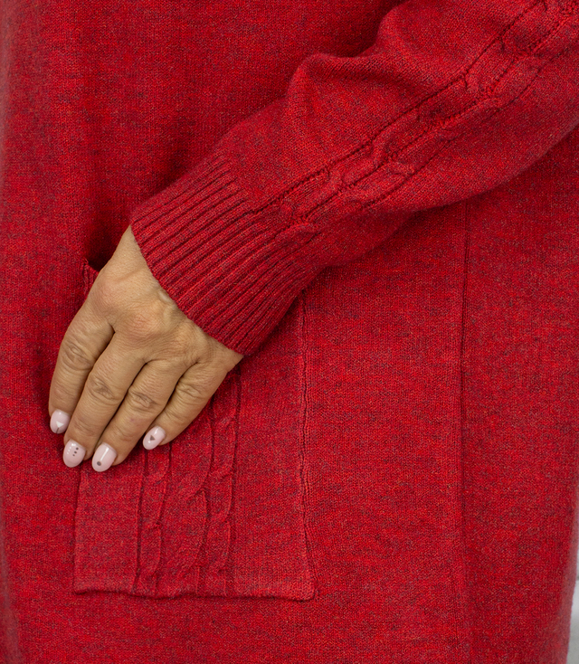 Pletené šaty s prolamovanými rukávy a kapsami