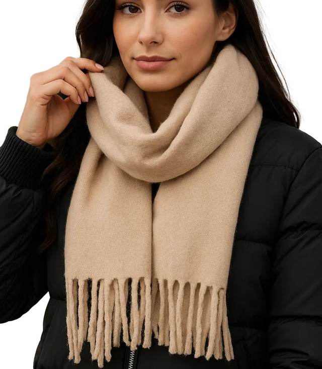 Elegantní šátek s třásněmi v jedné barvě