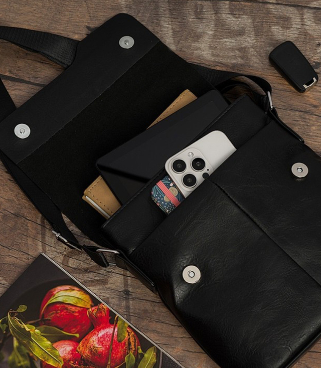 Pánská malá obdélníková polstrovaná taška elegantní