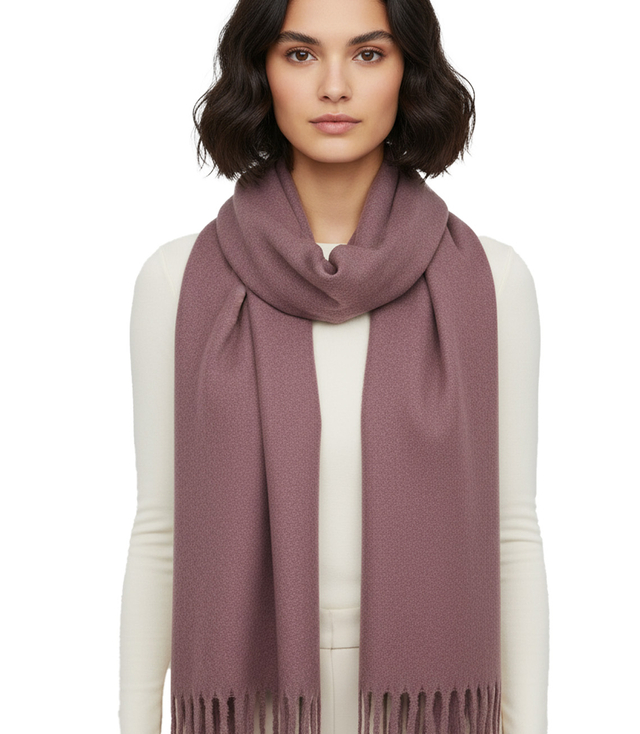 Elegantní šátek s třásněmi v jedné barvě