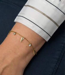 Elegantní zlatý dámský náramek z oceli