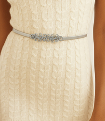 Dámský pásek s ozdobnou sponou k šatům