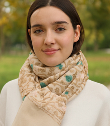 Dámská vzorovaná šála s třásněmi 