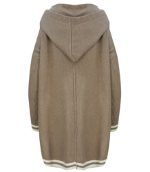 Teplý měkký svetr s kapucí