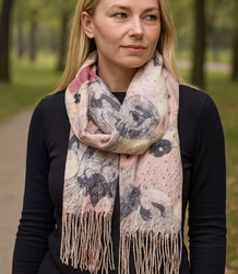 Dámská šála s květinovým motivem a střapci elegantní