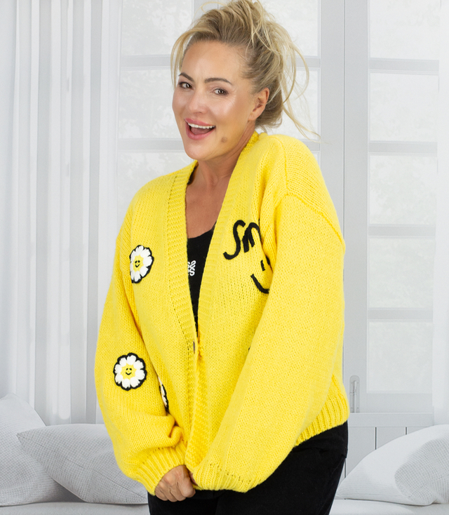 Módní svetr se záplatami na knoflíky