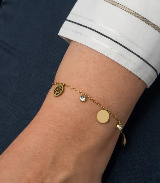 Elegantní zlatý dámský náramek z oceli