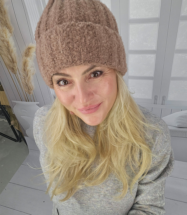 Stylová dámská zimní čepice