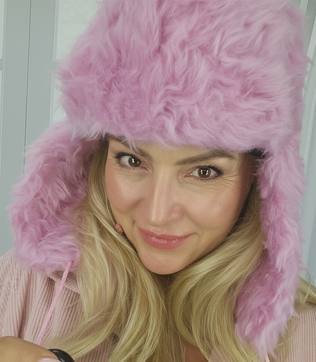 Teplá dámská klapka na uši 