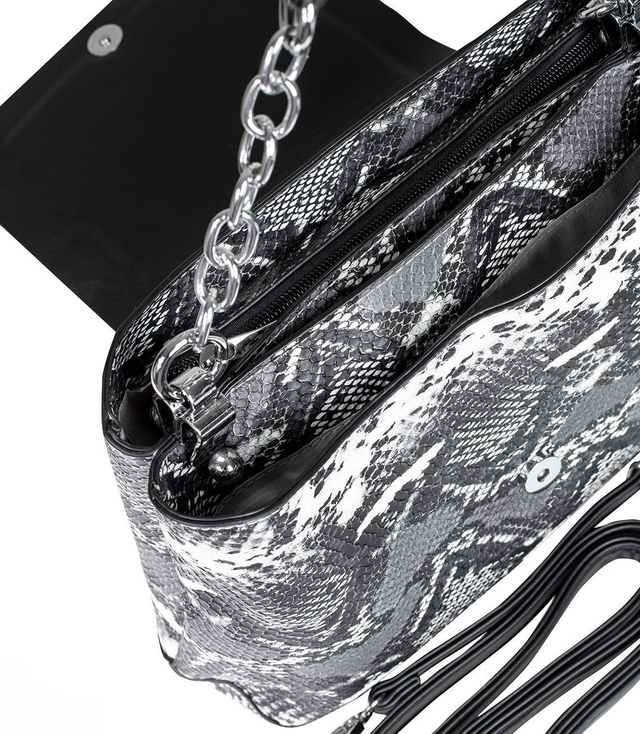 Elegantní obálková kabelka z hadí kůže