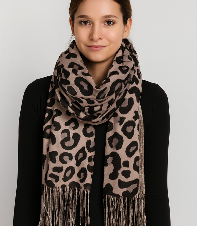 Elegantní šátek se střapci