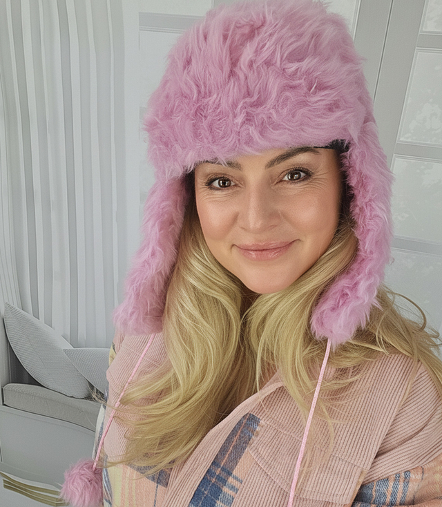 Teplá dámská klapka na uši