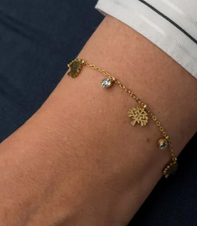 Elegantní zlatý dámský náramek z oceli