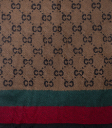 Oboustranná šála s elegantním vzorem