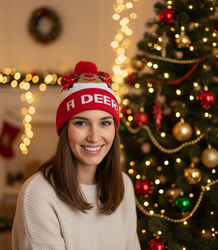 Zimní vánoční čepice s bambulí - ideální pro preze