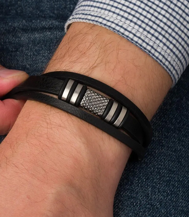 Pánské náramky ideální pro dárek pletené