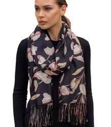 Dámská šála s malými střapci s květinovým motivem