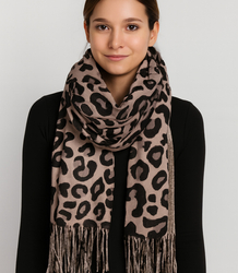 Elegantní šátek se střapci