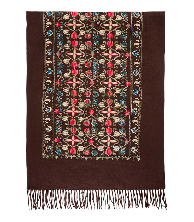 Dámský šátek s vyšívaným vzorem a střapci