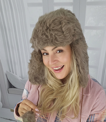 Teplá dámská klapka na uši