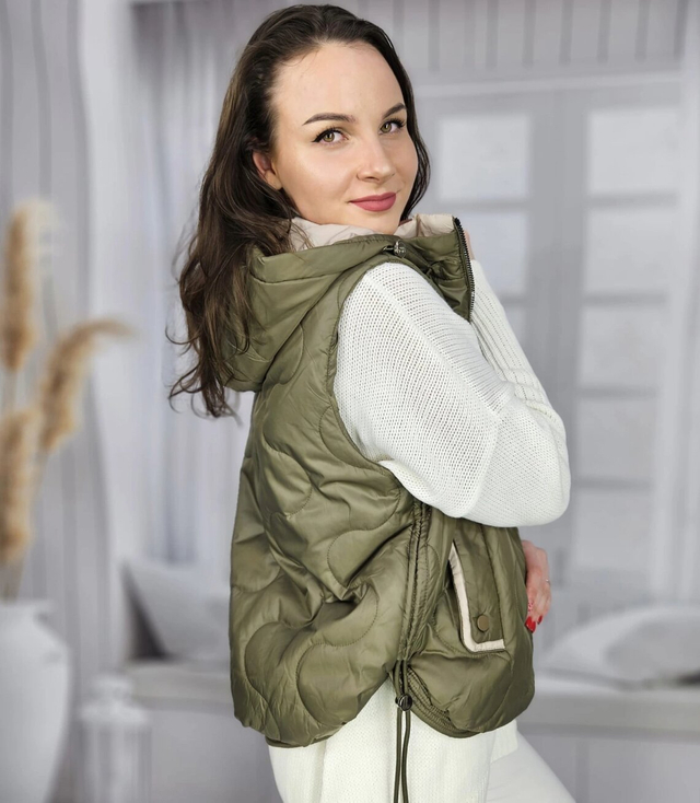 Dámská krátká vesta bez rukávů PLUS SIZE LILY