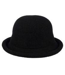 Dámský klobouk z měkké plyšové látky