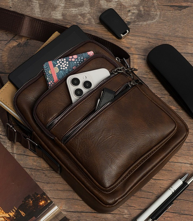 Pánská malá obdélníková polstrovaná taška elegantní