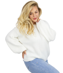 Pruhovaný svetr z měkké nadýchané látky s rukávy