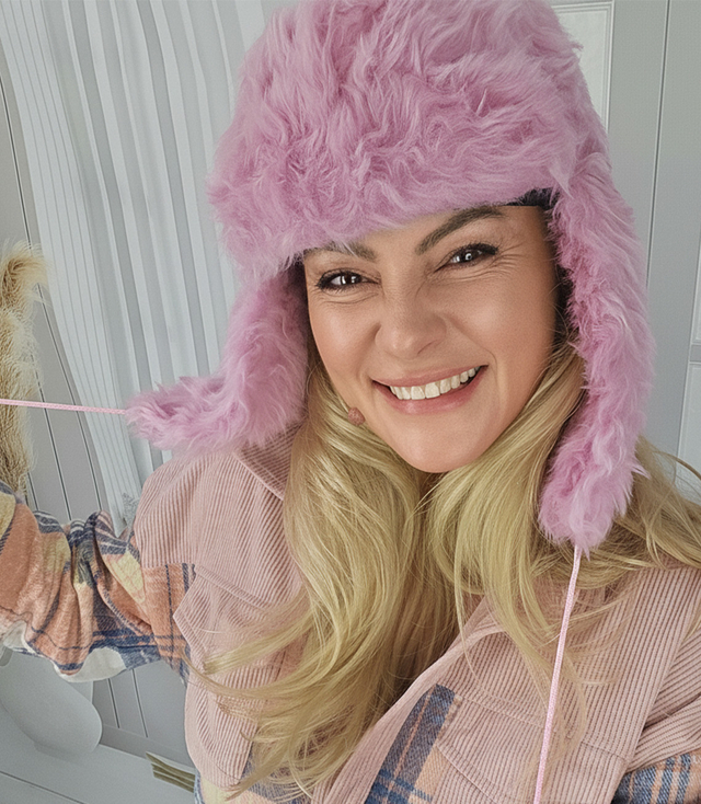 Teplá dámská klapka na uši 