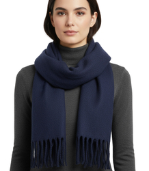 Elegantní šátek s třásněmi v jedné barvě