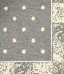 Teplá šála s hráškovými tečkami