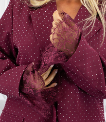 Nadměrné flitrové sako s krajkou na večírek