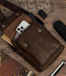 Pánská malá obdélníková polstrovaná taška elegantní