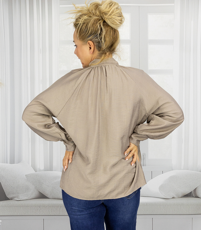 Romantická halenka s vázáním a broží ROSE