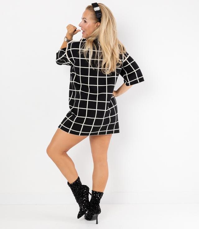 Pletené šaty TWIGGY s trapézovým vzorem