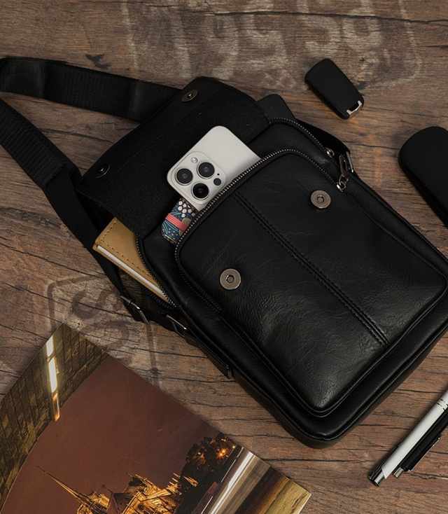 Pánská malá obdélníková polstrovaná taška elegantní