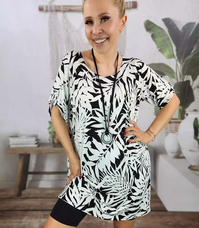 VALERIA vzorovaná tunika s přívěskem