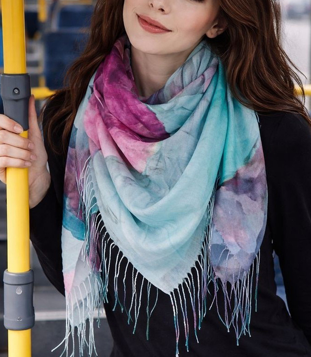 Dámský šátek s květinovým vzorem 100x100