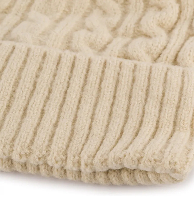 Teplá dámská čepice s bambulí podzimní zima jednobarevná