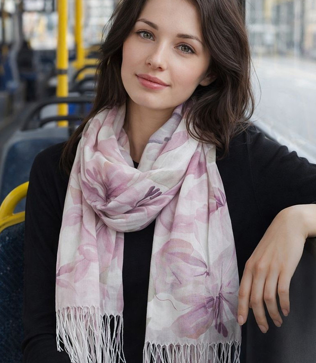 Dámská šála s květinovým vzorem 180x70