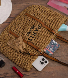 Pletená boho kabelka se střapci a nápisem PARIS MILANO