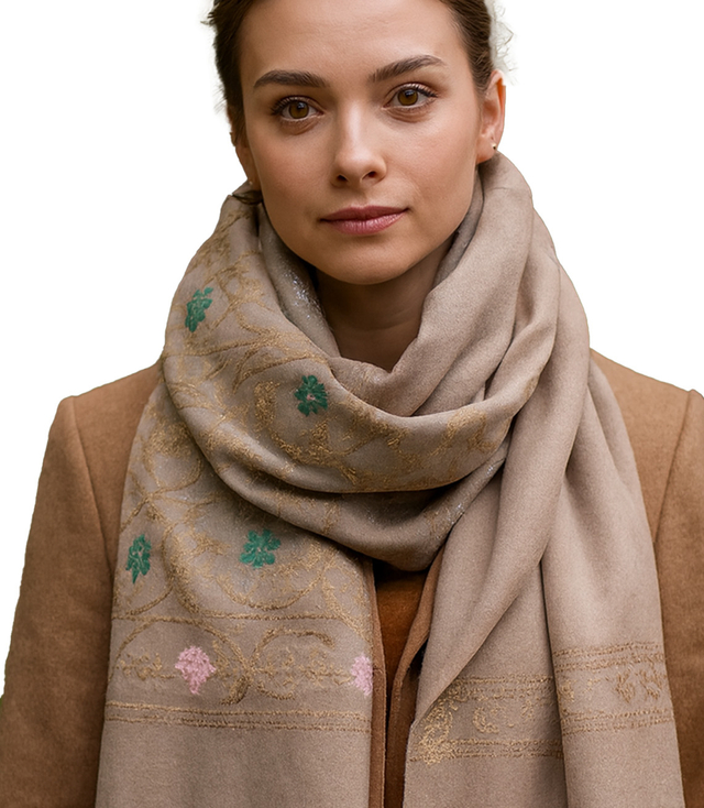 Dámská vzorovaná šála s třásněmi 