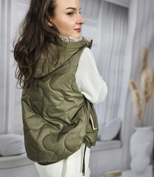 Dámská krátká vesta bez rukávů PLUS SIZE LILY