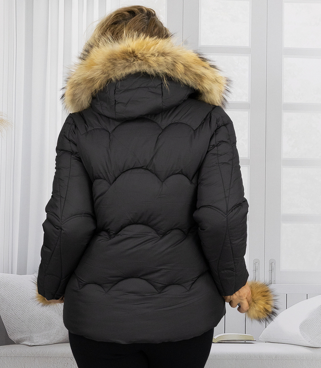 Teplá zimní bunda s ozdobnými bambulkami SHAKIRA