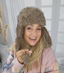 Teplá dámská klapka na uši