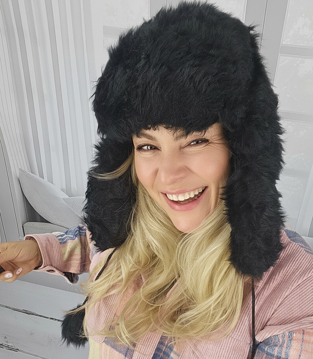 Teplá dámská klapka na uši 